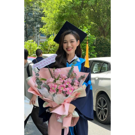 ÁO CỬ NHÂN ĐẠI HỌC GIÁ GỐC MAY TRỰC TIẾP TẠI XƯỞNG