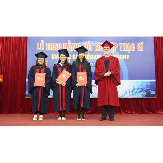 ÁO CỬ NHÂN ĐẠI HỌC GIÁ RẺ